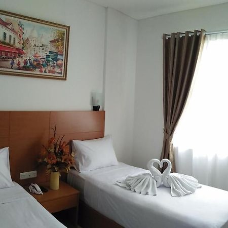 Peta Hostel Бандунг Экстерьер фото
