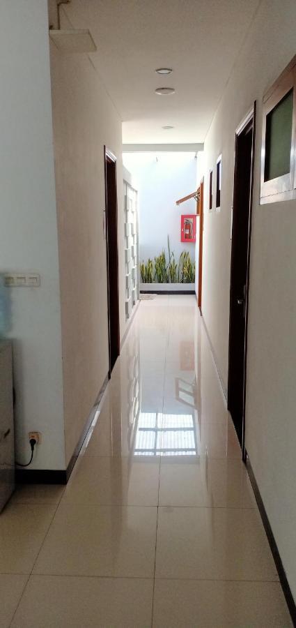 Peta Hostel Бандунг Экстерьер фото