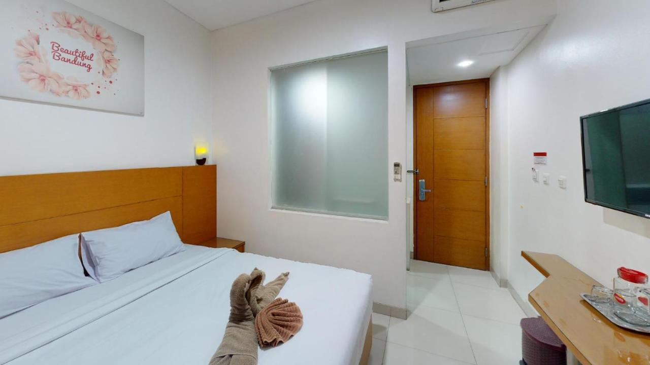 Peta Hostel Бандунг Экстерьер фото