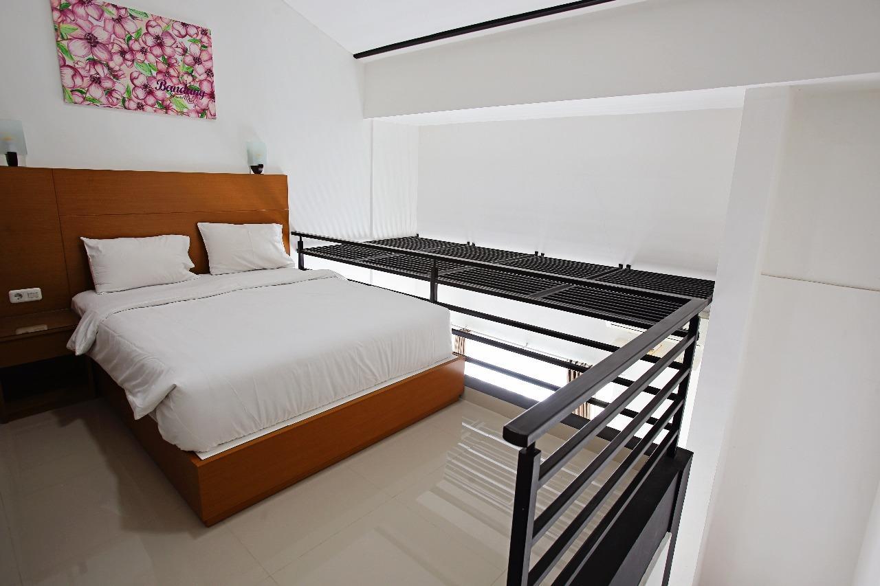 Peta Hostel Бандунг Экстерьер фото